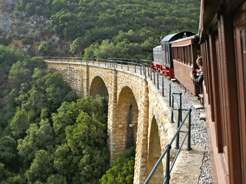 Train Pelion