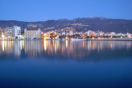 Volos bynight