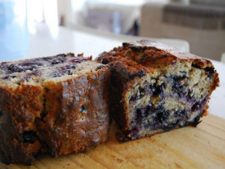 Blueberry Greek Yogurt Cake